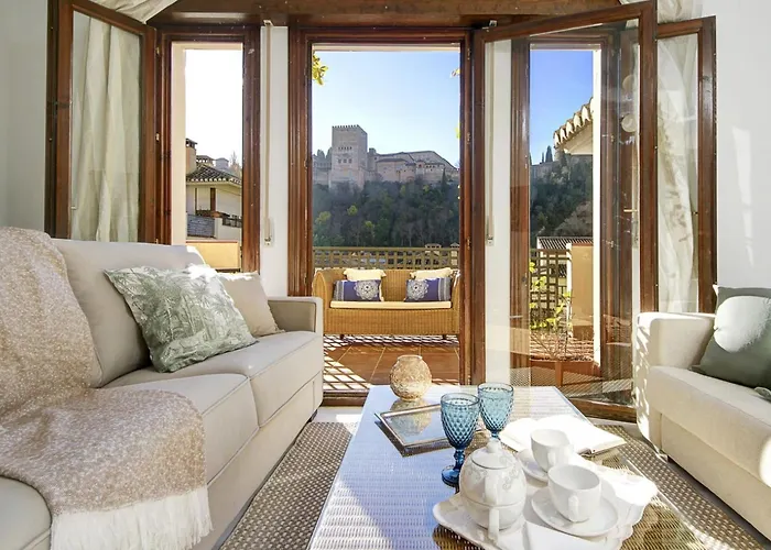 Chezmoihomes Alhambra Penthouse 2 Private Terraces
