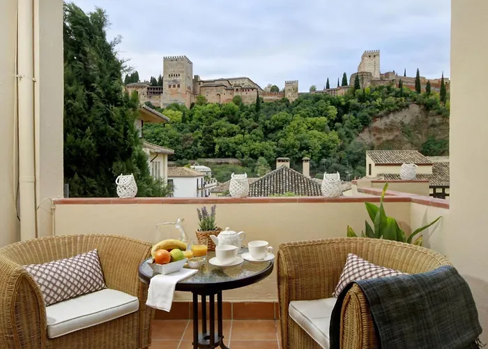 Chezmoihomes Alhambra Penthouse 2 Private Terraces